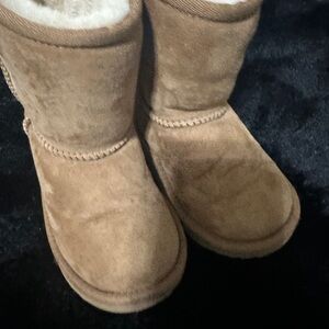 UGG Kids Boots in Tan
